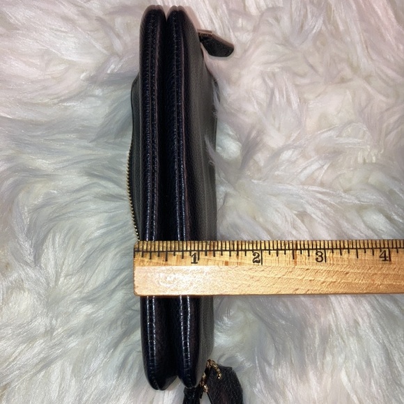 COACH black pebbled leatherwristlet, like new, 2 zippers, 2 sm. pockets.​ - Picture 5 of 8